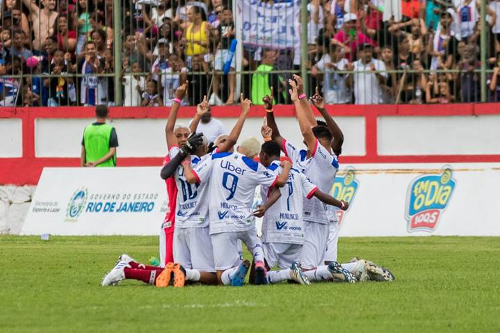 Taça das Favelas Brasil: seleção feminina de Goiás avança às quartas de  final