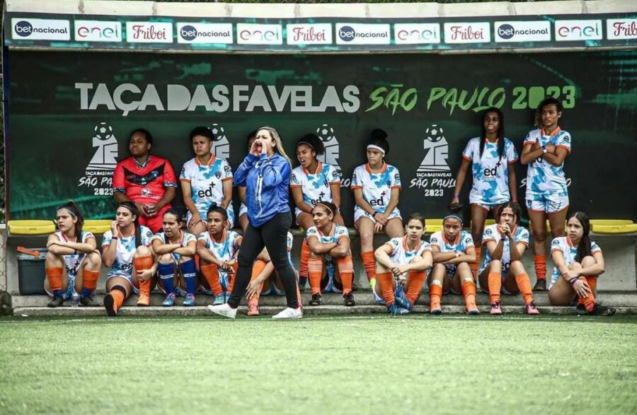 Taça das Favelas Brasil: seleção feminina de Goiás avança às quartas de  final